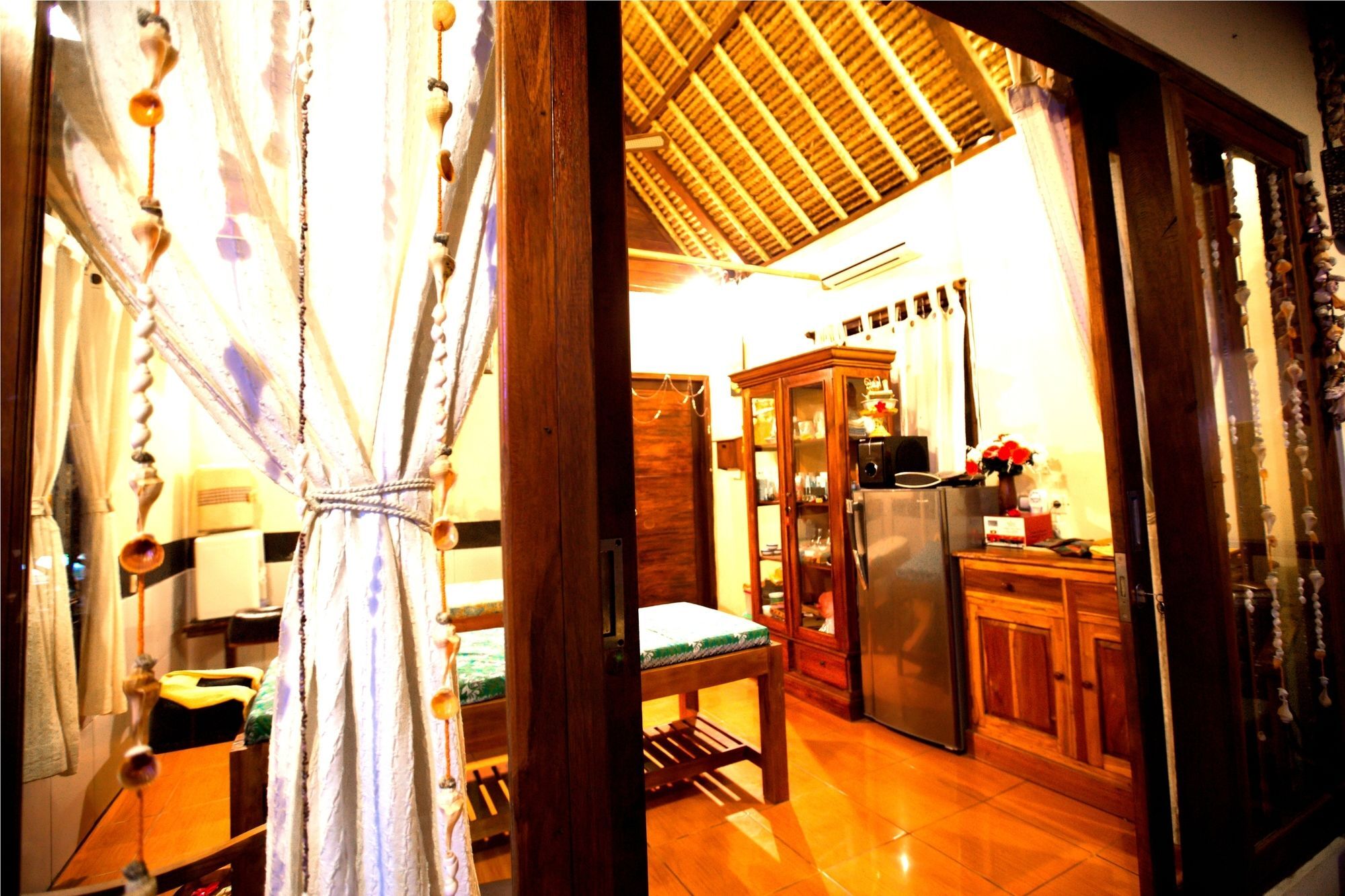 Sunset Coin Lembongan Hotel Нуса Лембонган Екстериор снимка